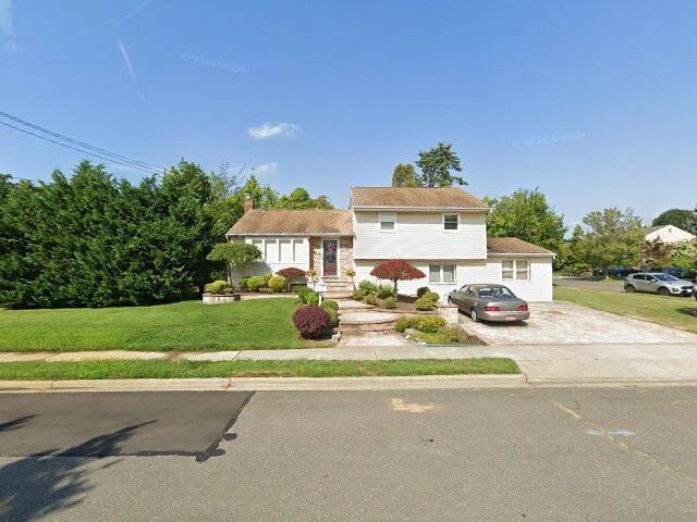 House image located at Farmingdale, NY 11735