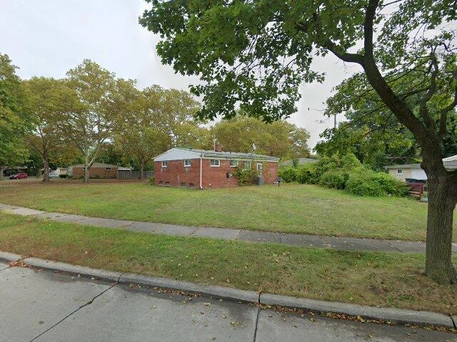 House image located at Oak Park, MI 48237