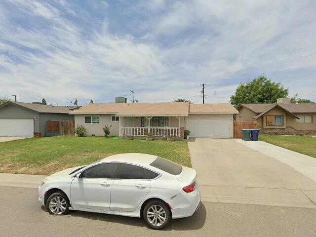 House image located at Tulare, CA 93274