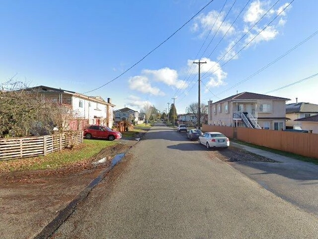 House image located at Oakland, CA 94601