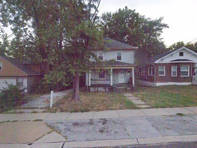 House image located at Saint Louis, MO 63114