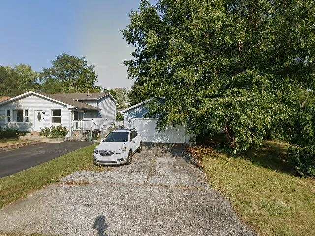 House image located at Round Lake, IL 60073