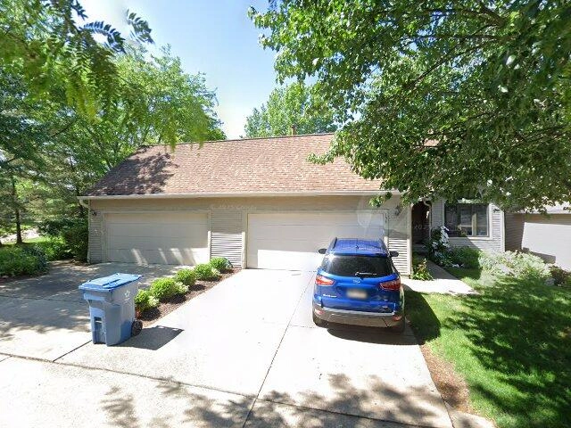 House image located at Akron, OH 44321