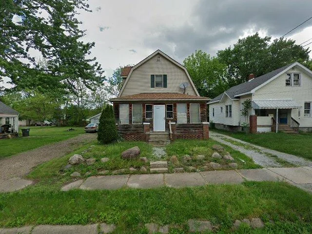 House image located at Akron, OH 44314