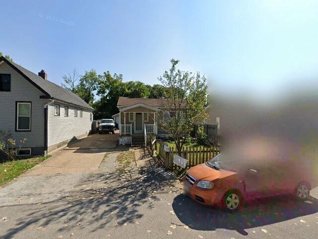 House image located at Saint Louis, MO 63125