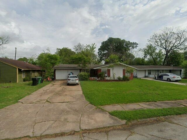 House image located at Houston, TX 77033
