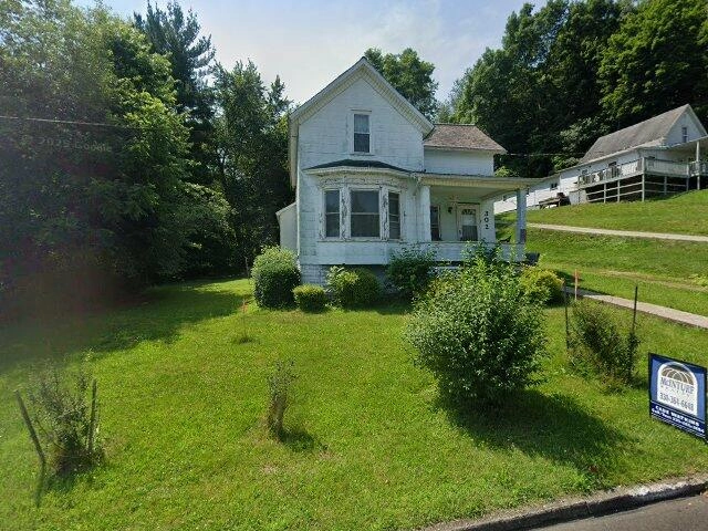 House image located at Uhrichsville, OH 44683