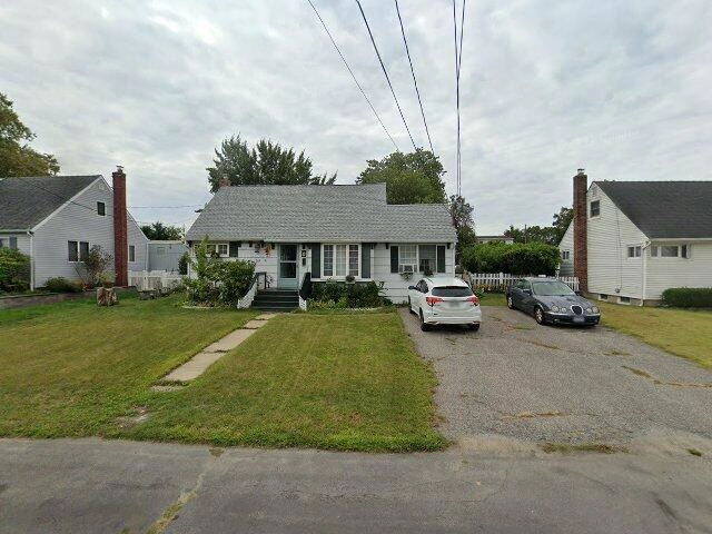 House image located at Lindenhurst, NY 11757