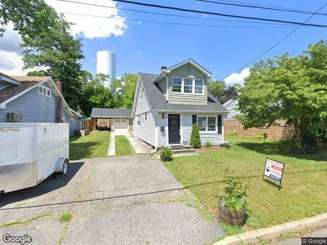 House image located at Keyport, NJ 07735