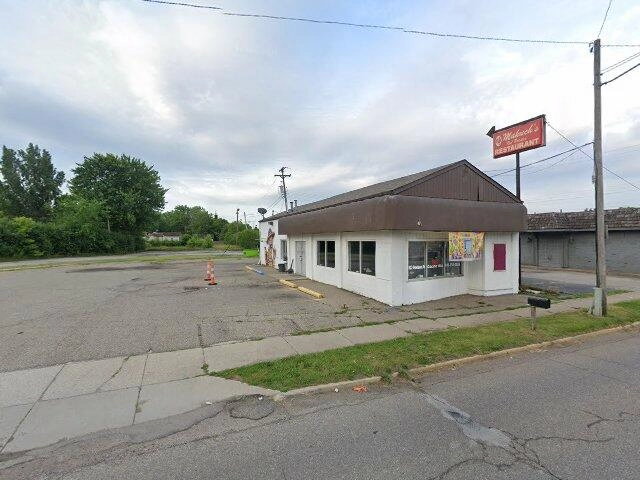 House image located at Flint, MI 48506