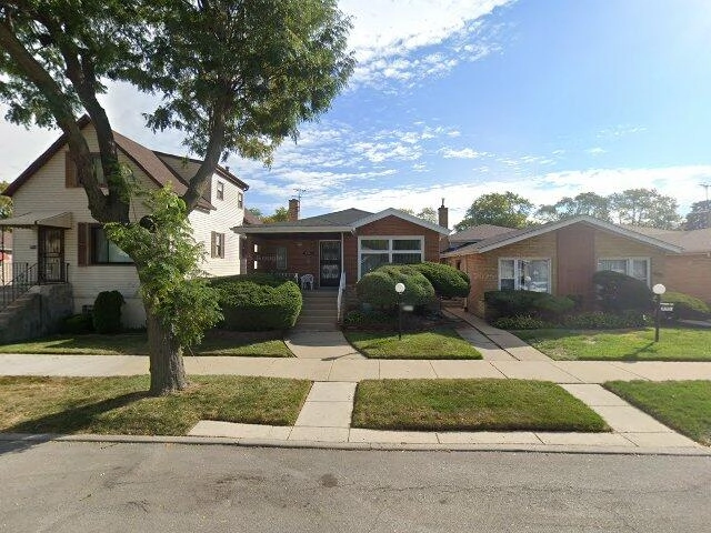 House image located at Chicago, IL 60617