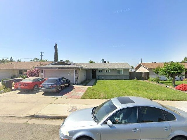House image located at Tulare, CA 93274
