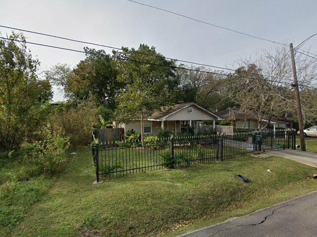 House image located at Houston, TX 77021