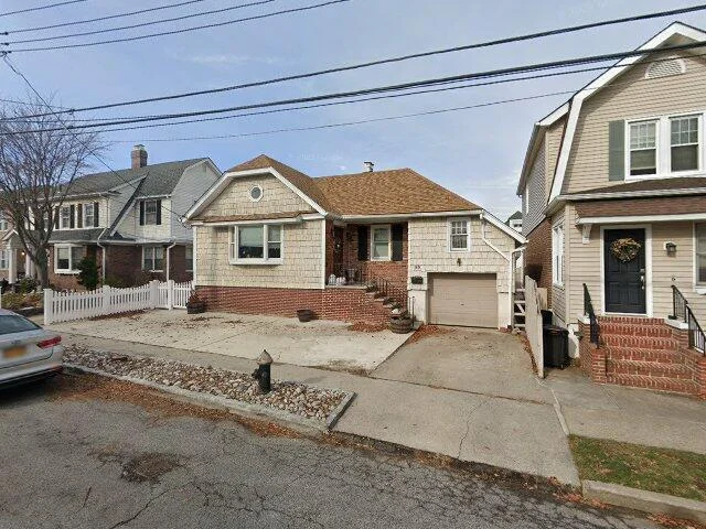 House image located at Bronx, NY 10464