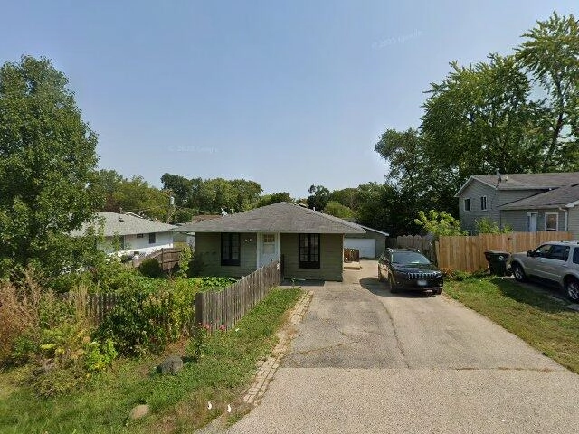 House image located at Round Lake, IL 60073