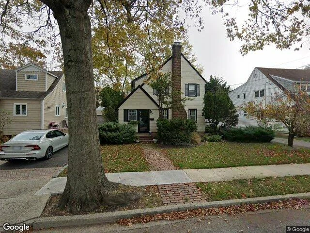 House image located at Hewlett, NY 11557