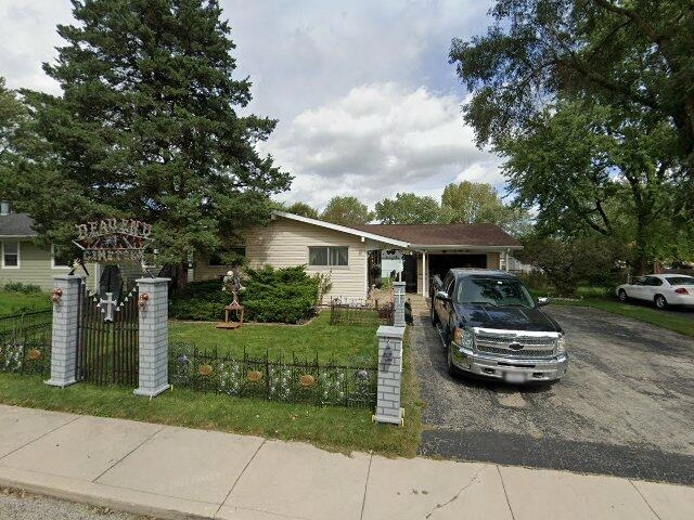 House image located at Carpentersville, IL 60110