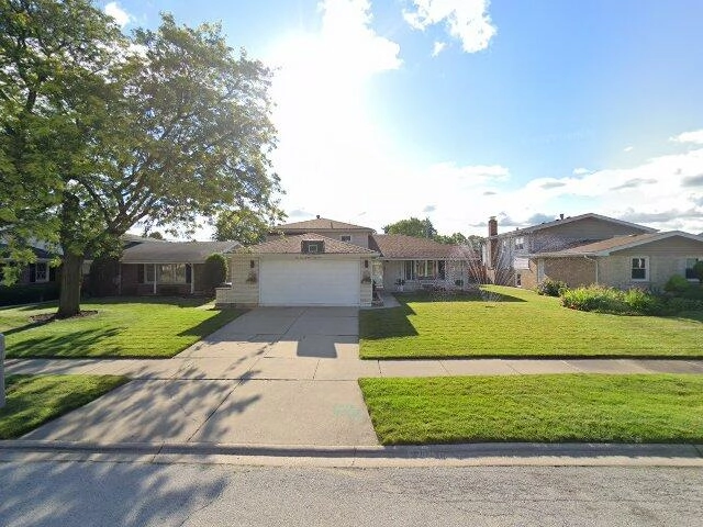 House image located at South Holland, IL 60473