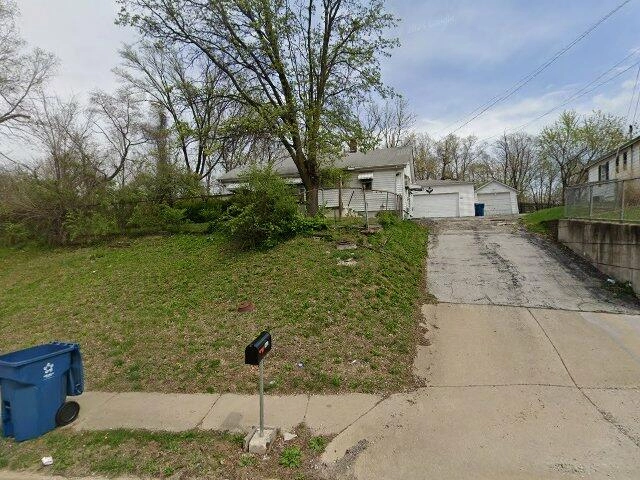 House image located at Alton, IL 62002