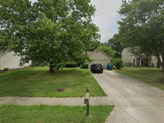 House image located at Avon, IN 46123