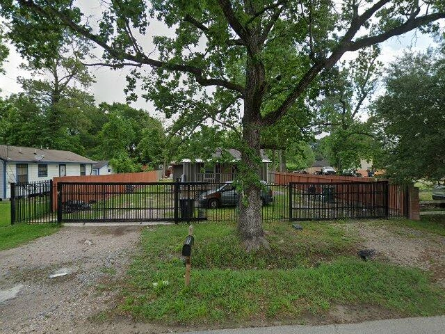 House image located at Houston, TX 77016