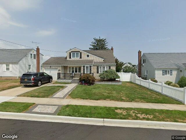House image located at Farmingdale, NY 11735