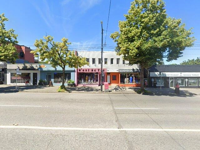 House image located at Bridgeport, CT 06606