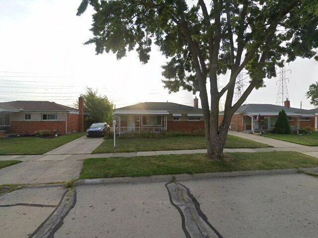 House image located at Warren, MI 48089