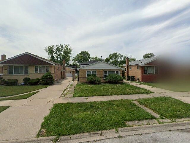 House image located at Dolton, IL 60419