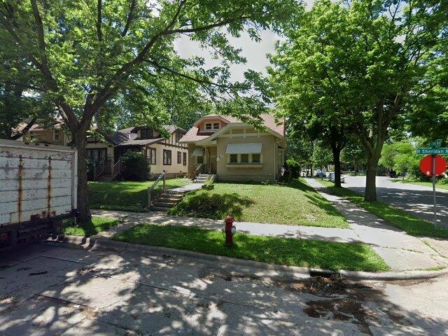 House image located at Minneapolis, MN 55412