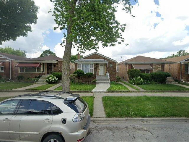 House image located at Chicago, IL 60617