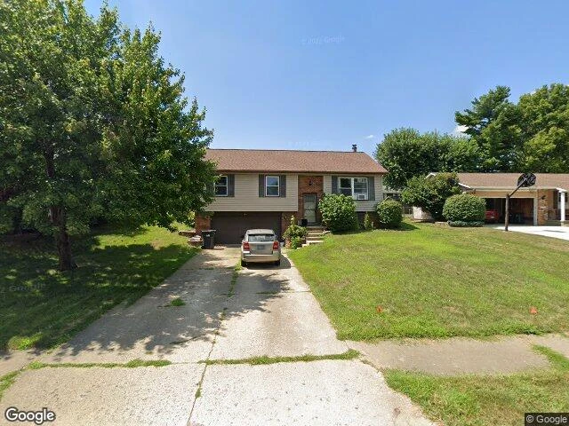 House image located at Pekin, IL 61554