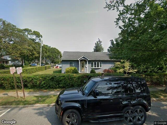 House image located at Massapequa Park, NY 11762