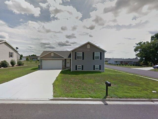 House image located at Mackinaw, IL 61755