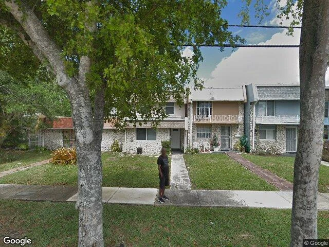 House image located at Miami, FL 33181
