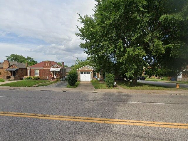 House image located at Saint Louis, MO 63121