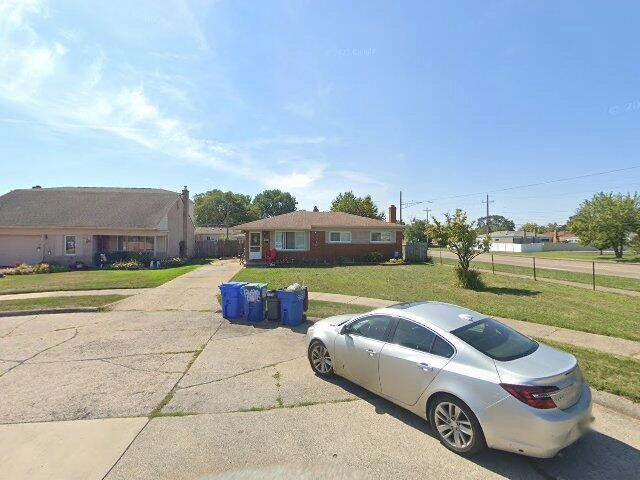 House image located at Warren, MI 48088