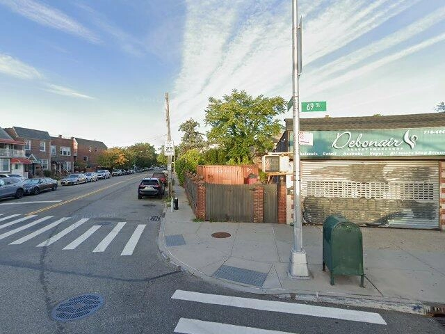 House image located at Urbandale, IA 50322