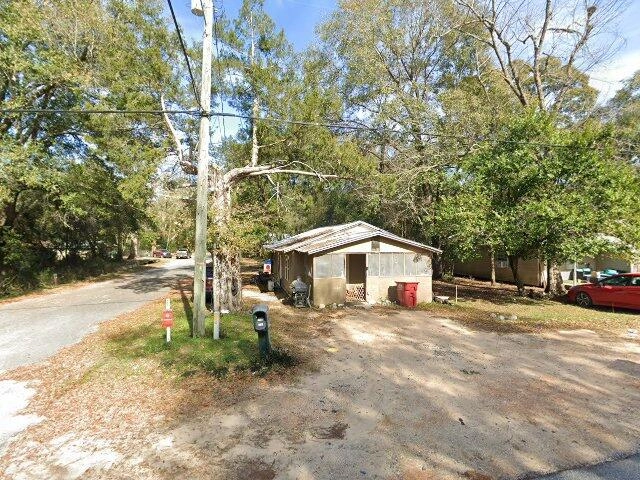 House image located at Crestview, FL 32539