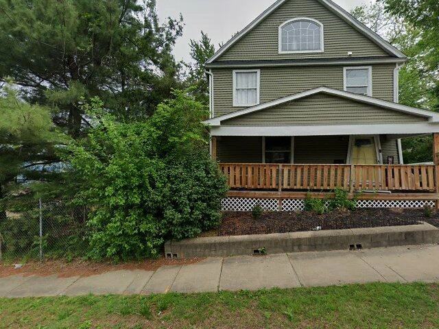 House image located at Akron, OH 44305