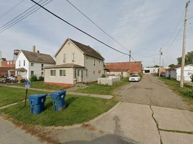 House image located at Hoopeston, IL 60942