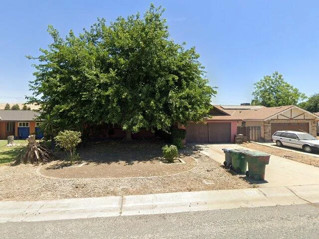 House image located at Lindsay, CA 93247