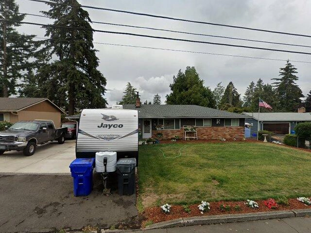 House image located at Oregon City, OR 97045