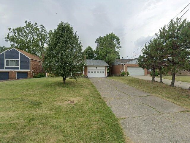 House image located at Cincinnati, OH 45211