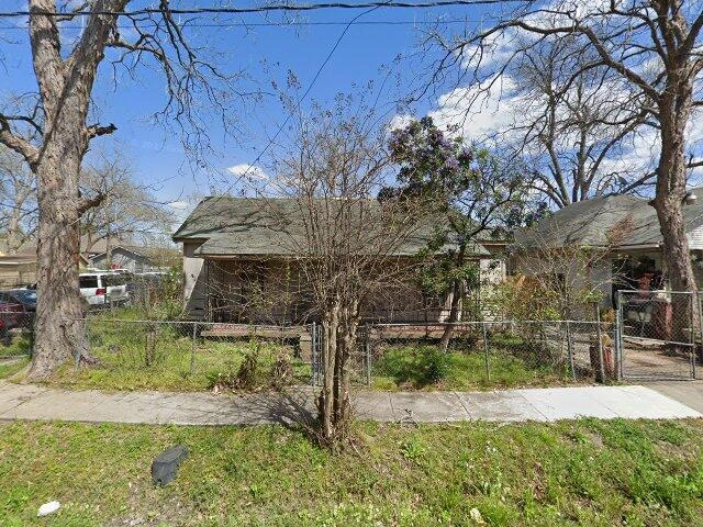 House image located at Houston, TX 77009