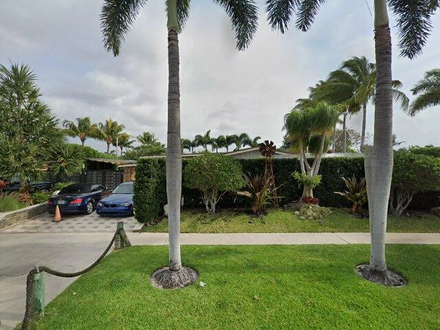 House image located at West Palm Beach, FL 33406