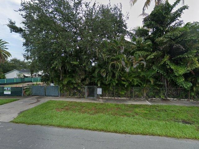 House image located at Hallandale, FL 33009