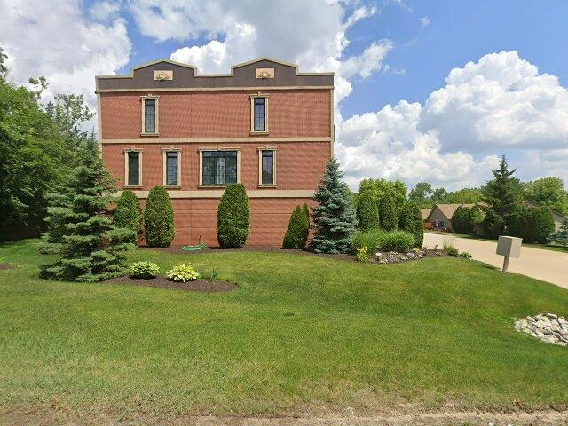 House image located at Willowbrook, IL 60527