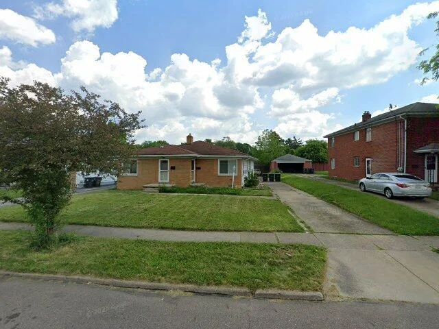 House image located at Akron, OH 44313