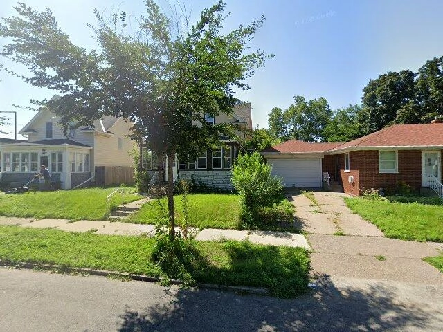 House image located at Saint Paul, MN 55104